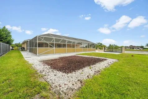 1402 Sw Doe Court Port Saint Lucie FL 34953