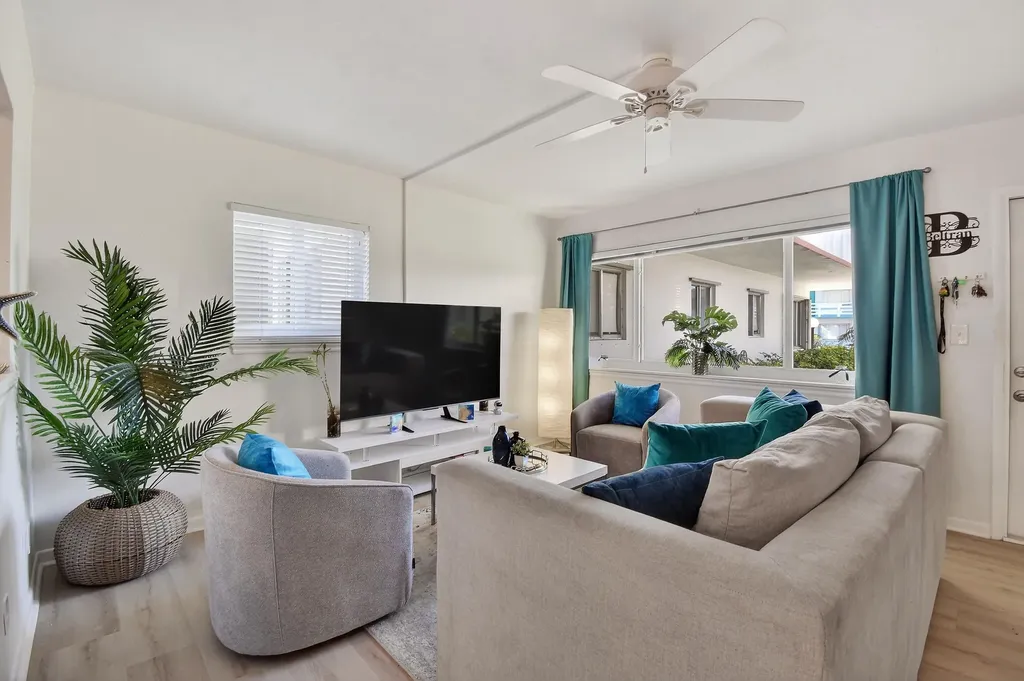 2286 Lake Osborne Drive Lake Worth Beach FL 33461