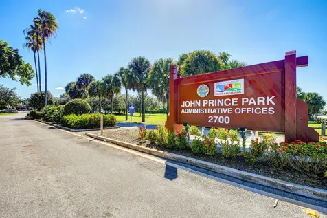 2286 Lake Osborne Drive Lake Worth Beach FL 33461