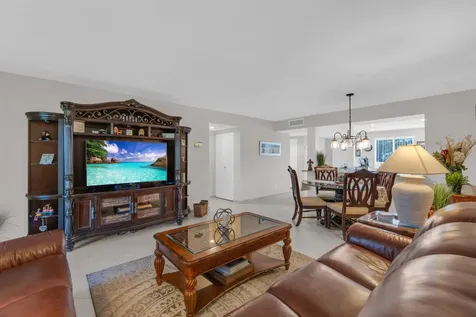 7185 Huntington Lane Delray Beach FL 33446
