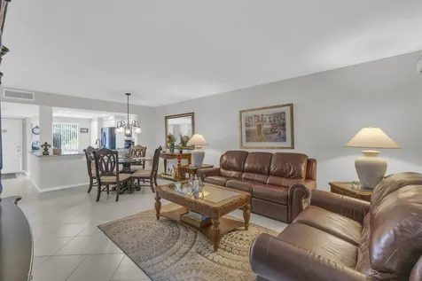 7185 Huntington Lane Delray Beach FL 33446