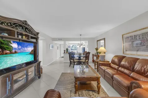 7185 Huntington Lane Delray Beach FL 33446