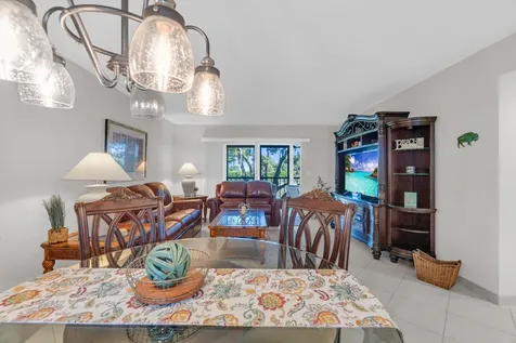 7185 Huntington Lane Delray Beach FL 33446