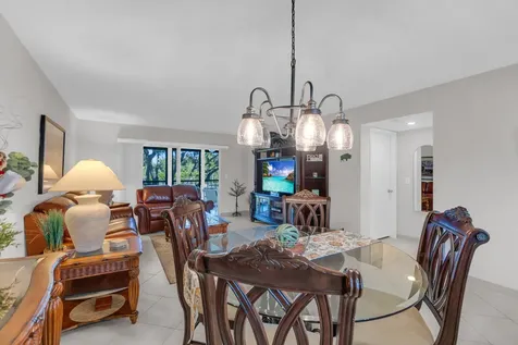 7185 Huntington Lane Delray Beach FL 33446