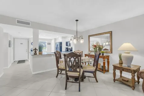 7185 Huntington Lane Delray Beach FL 33446