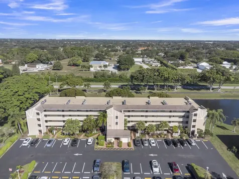 7185 Huntington Lane Delray Beach FL 33446