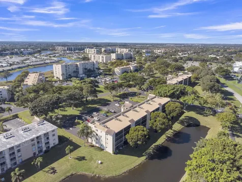 7185 Huntington Lane Delray Beach FL 33446