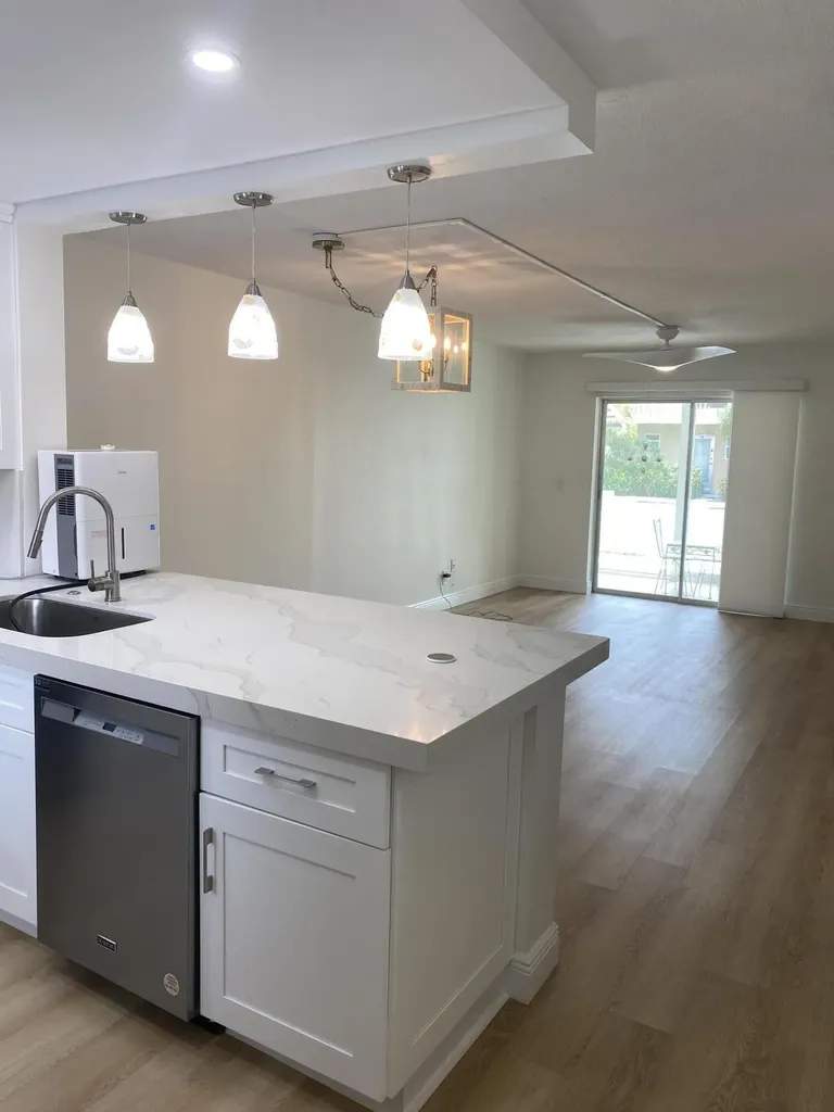 2121 Ne 1st Court Boynton Beach FL 33435