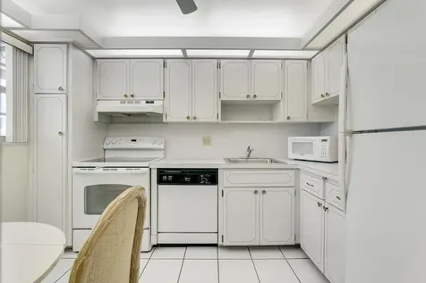 20 Yacht Club Drive North Palm Beach FL 33408