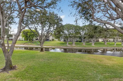 17 Stratford Drive Boynton Beach FL 33436