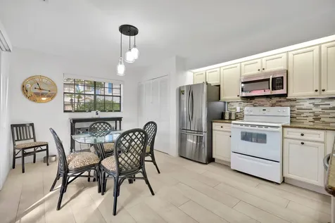 352 Prestwick Circle Palm Beach Gardens FL 33418