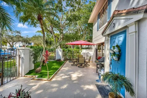 352 Prestwick Circle Palm Beach Gardens FL 33418