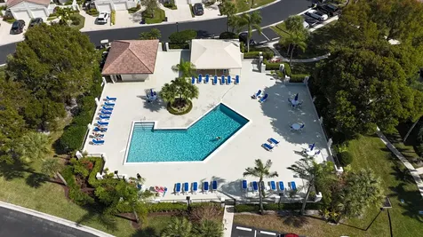 352 Prestwick Circle Palm Beach Gardens FL 33418