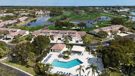 352 Prestwick Circle Palm Beach Gardens FL 33418