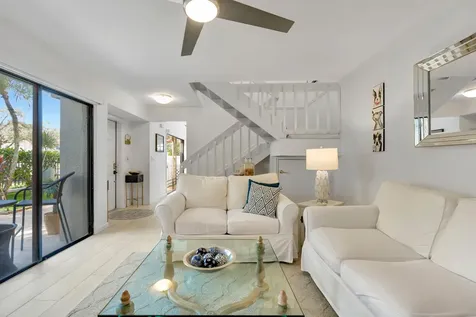 352 Prestwick Circle Palm Beach Gardens FL 33418
