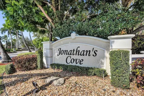 4827 Palmbrooke Circle West Palm Beach FL 33417