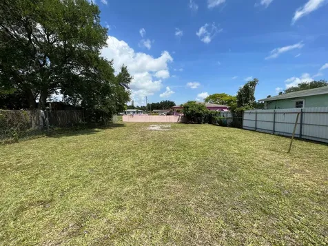 4605 SW 25th Street West Park FL 33023