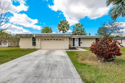6307 Nw 71 Street Avenue Tamarac FL 33321