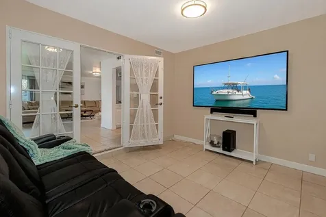 6307 Nw 71 Street Avenue Tamarac FL 33321
