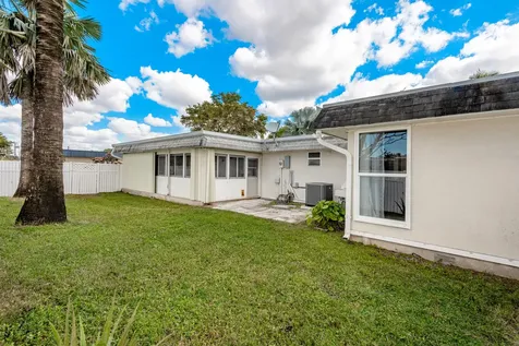 6307 Nw 71 Street Avenue Tamarac FL 33321