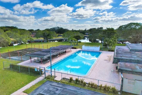 6307 Nw 71 Street Avenue Tamarac FL 33321