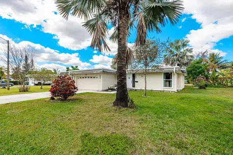 6307 Nw 71 Street Avenue Tamarac FL 33321