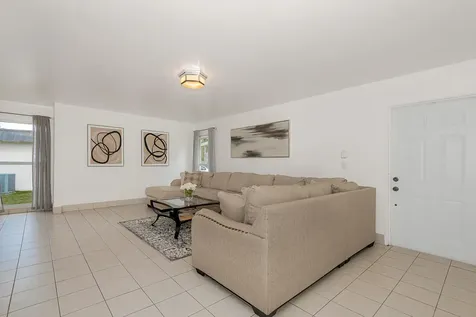6307 Nw 71 Street Avenue Tamarac FL 33321