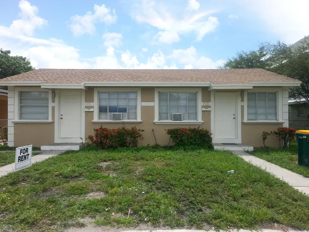 715 S J Street Lake Worth Beach FL 33460