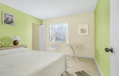 103 Lake Pine Circle Greenacres FL 33463