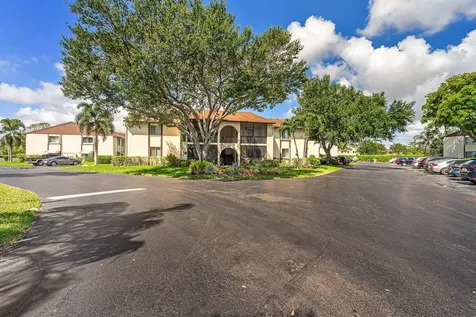 103 Lake Pine Circle Greenacres FL 33463