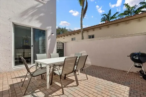 82 Stoney Drive Palm Beach Gardens FL 33410