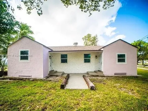 412 Columbus Parkway Hollywood FL 33021
