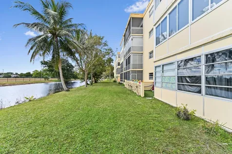 3940 Nw 42nd Avenue Lauderdale Lakes FL 33319