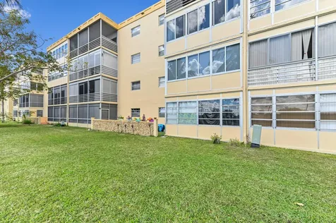3940 Nw 42nd Avenue Lauderdale Lakes FL 33319