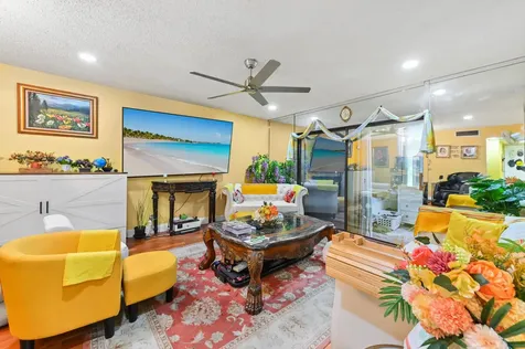 3940 Nw 42nd Avenue Lauderdale Lakes FL 33319