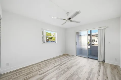 452 Brittany J Delray Beach FL 33446