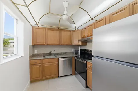 452 Brittany J Delray Beach FL 33446