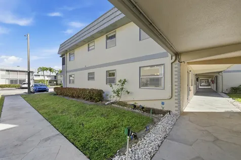 452 Brittany J Delray Beach FL 33446