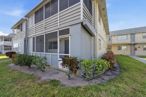 452 Brittany J Delray Beach FL 33446