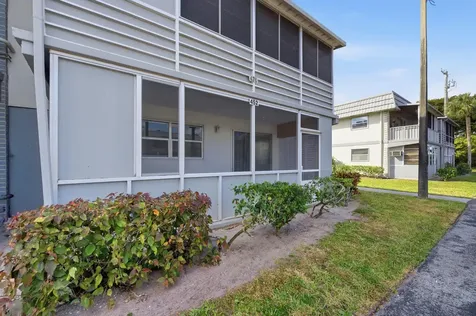 452 Brittany J Delray Beach FL 33446