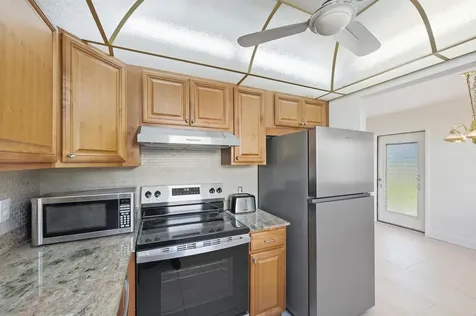 452 Brittany J Delray Beach FL 33446