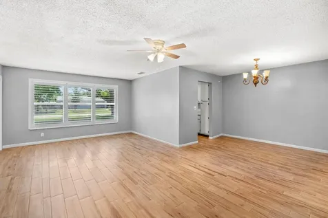 7376 W Oakridge Circle Lantana FL 33462