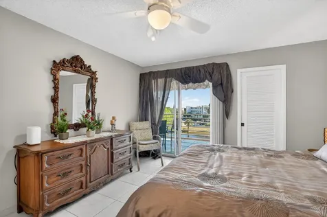 4110 Oakridge V Deerfield Beach FL 33442