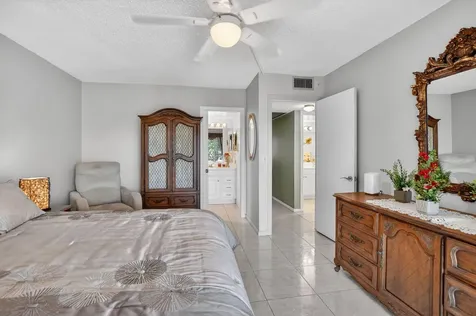 4110 Oakridge V Deerfield Beach FL 33442