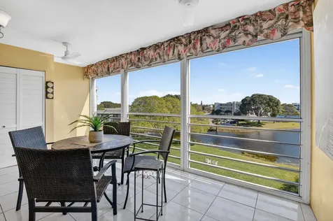 4110 Oakridge V Deerfield Beach FL 33442