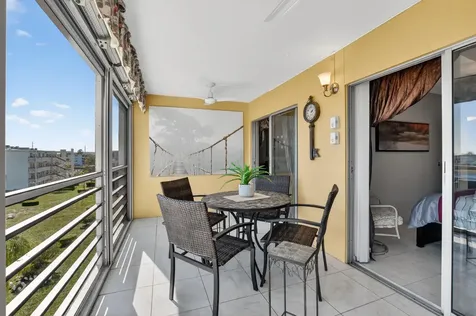 4110 Oakridge V Deerfield Beach FL 33442