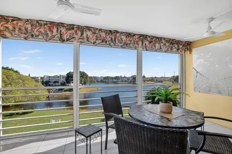 4110 Oakridge V Deerfield Beach FL 33442