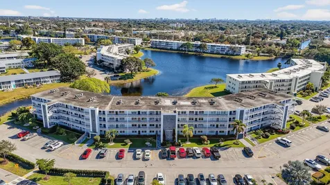 4110 Oakridge V Deerfield Beach FL 33442