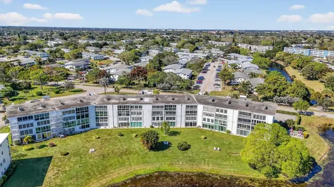 4110 Oakridge V Deerfield Beach FL 33442