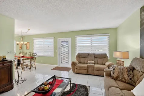 4110 Oakridge V Deerfield Beach FL 33442
